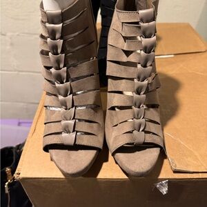 Stylish Tan Women's Heeled Sandals